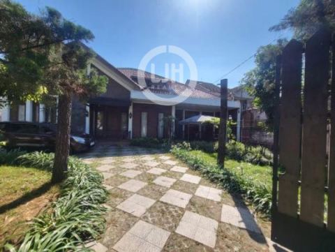 Rumah Mezzanine Luas 744M2, Semi Furnished, dengan 5 Kamar Tidur, Lahan Parkir Luas, Cocok Dijadikan Kantor, Daycare, Warehouse, Klinik, Kost-Kostan, Tempat Usaha Lainnya Arcamanik Bandung