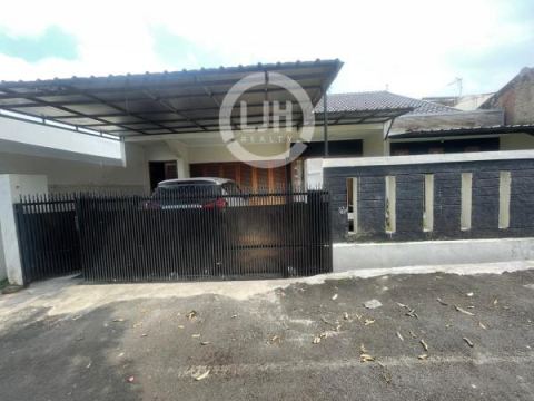 Rumah Luas Siap Huni Strategis di  Cimahi Utara