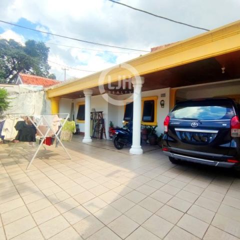 Kost Strategis dengan Parkir 4 Mobil di Kemanggisan - Jakarta Barat 