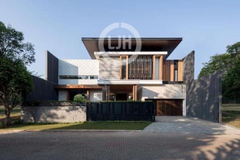 Rumah siap huni dan nyaman Puri Arga Golf.BSB. Ngaliyan Semarang – 10983