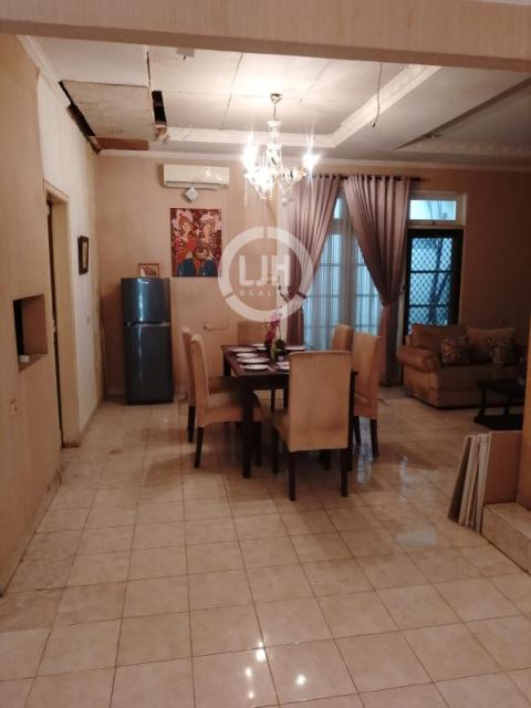 Rumah Klasik Cantik Harga Nego di Kota Wisata Cibubur