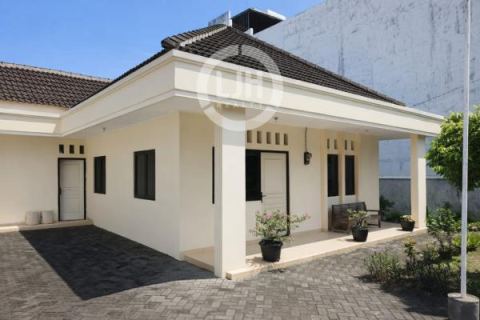 Rumah siap huni dan nyaman Jl. Halmahera Semarang Selatan – 11067