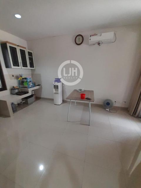 Rumah Disewakan di JGC Cluster Shinano, Cakung, Jakarta Timur Semi Furnish