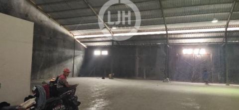 Gudang di jalan Soekarno Hatta