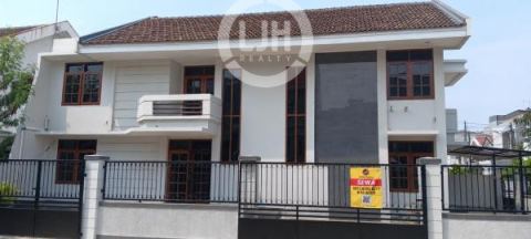 Rumah Disewakan di Janur Indah Kelapa Gading Jakarta Utara Lokasi Strategis