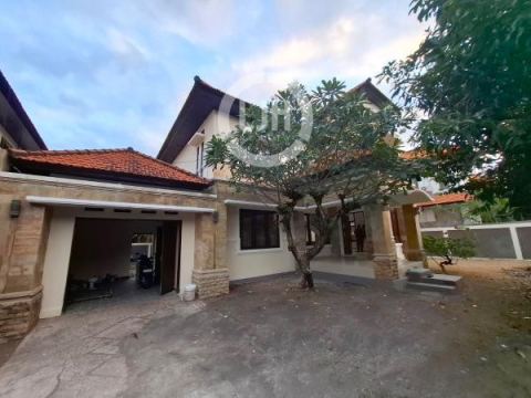 Newly Renovated House With Big Garden At Muding, Kerobokan, Close to Gatot Subroto Barat and Canggu