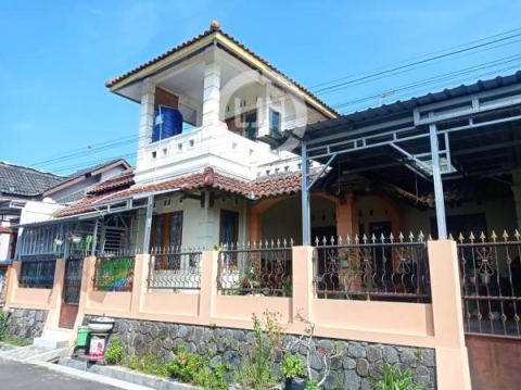 Rumah Nyaman Perum Wisma Parikesit. Salatiga – 11114