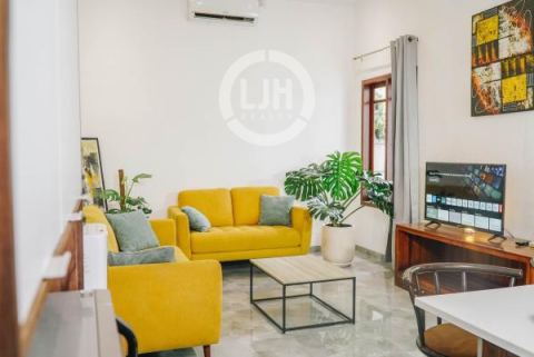 Cozy and Furnished House At Raya Semer Kerobokan, Close to Canggu and Seminyak