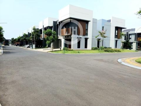 Rumah Disewakan di Summarecon Crown Gading Cluster Regia Bekasi Jawa Barat