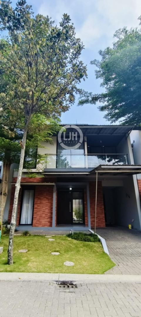Rumah Unfurnish Di Tatar Kamandaka Kota Baru Parahyangan Siap Huni