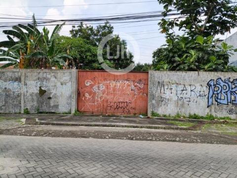 Tanah Jl. Slamet Riyadi. Gayamsari Semarang Timur – 11165