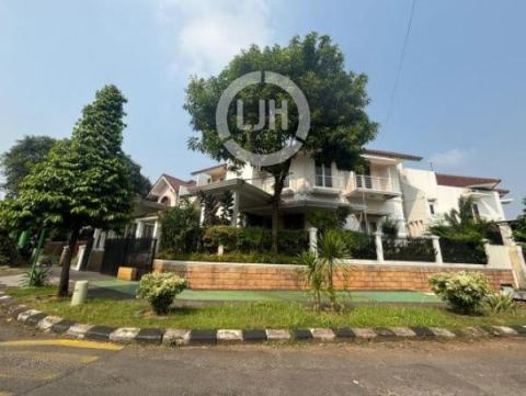 Rumah Jalan Aralia Kemang Pratama 3, Luas Tanah 570M2, Posisi Hook 2 Sisi Hadap Timur Laut dan Barat Daya, 7+2 Kamar Tidur, SHM, bisa KPR, Kota Bekasi