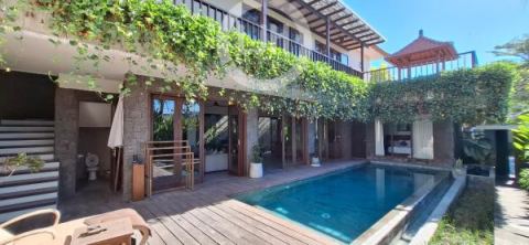 For Sale Tropical Villa In Prime Area Batu Bolong Beach, Canggu, Fully Furnished and Ready to Occupy