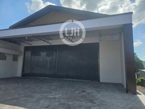 Warehouse for rent at Cepaka, Kediri, strategic location, well maintained, close to Munggu and Canggu area, suitable for bussiness