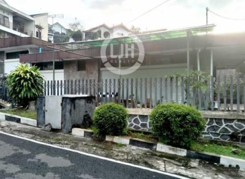 Rumah siap huni dan nyaman daerah Semarang Selatan – 11187