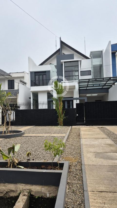 Rumah Baru Cantik semi furnished Joglo, Meruya, Jakarta Barat