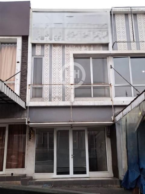Ruko Siap Pakai di Kota Wisata, Cibubur, Gn. Putri, Bogor.