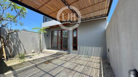 Brand New Modern House Close to Gatot Subroto Tengah, Lumintang Park and Living World Denpasar