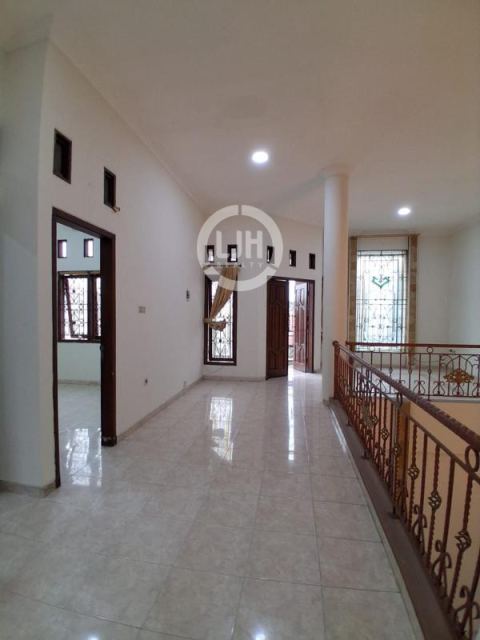 Rumah Mewah di Jalan Kedondong