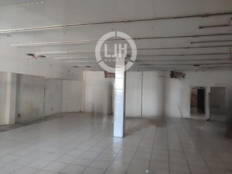 Ruko siap pakai di jalan Gajah Raya