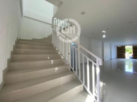 Brand New Shophouse In Main Road Mahendradatta, Denpasar, Strategic Lication, Suitable For Business
