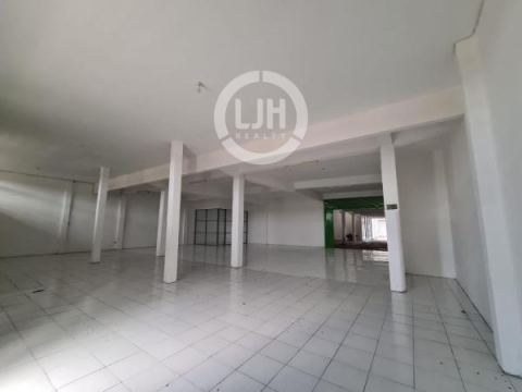 Commercial Building Area Gunung Soputan Denpasar, Close to Main Road Mahendradatta and Tiara Soputan