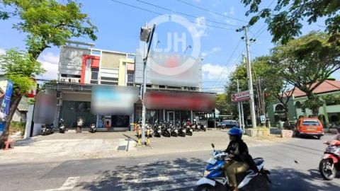 Ruko siap pakai di jalan Kanfer
