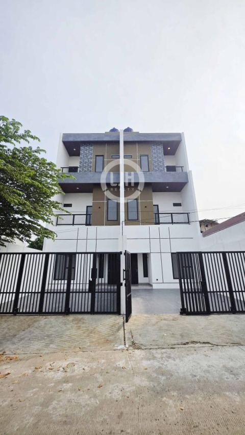Rumah Baru Meruya Selatan Kavling DKI Jakarta Barat LT 100m² - 3 Lantai, Jalan Depan Muat 3 Mobil, Dekat Tol