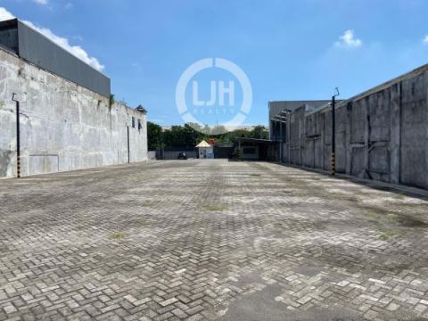 Kavling di jalan Raden Patah