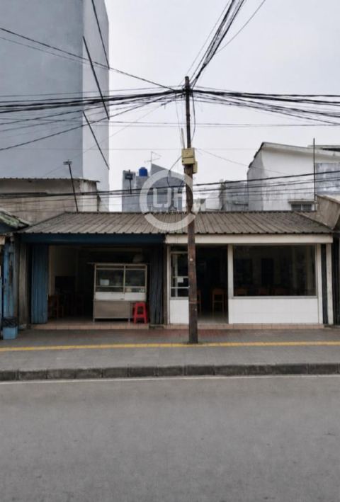 Rumah / Toko Strategis Cocok untuk Usaha, Dekat Pasar, Sekolah, Minimarket & Area Ramai