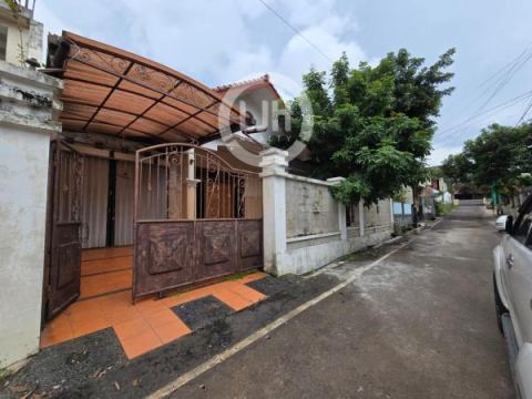 Rumah siap huni dan nyaman Jl. Karangrejo. Gajah Mungkur Semarang – 11297
