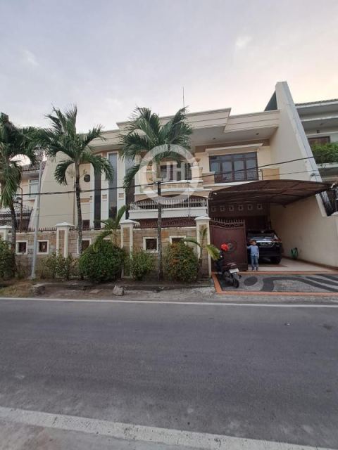 Rumah Mewah Pusat Kota 