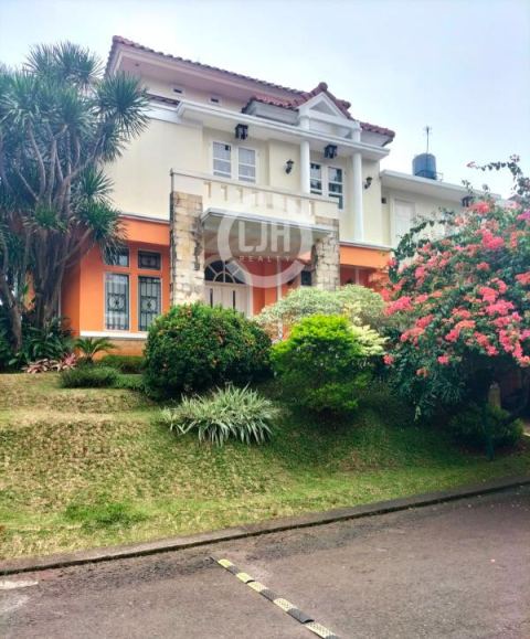 Rumah Cantik Luas di Legenda Wisata, Cibubur, Gn. Putri, Bogor.