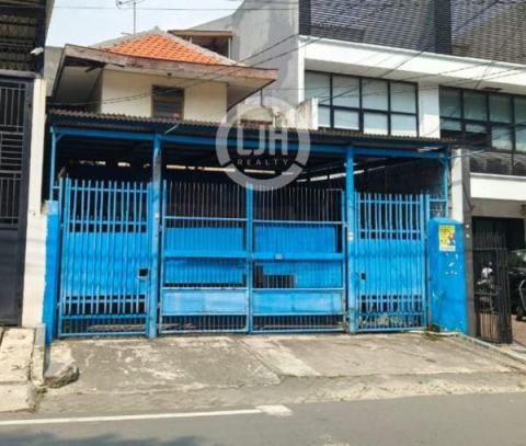 Rumah di Jalur Strategis Cocok untuk Tempat Usaha dan Hunian di Tomang- Jakarta Barat