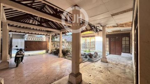 House For Sale in Prime Area Renon Denpasar, Close to Renon Park, Plaza Renon Mall and Sanur Beach