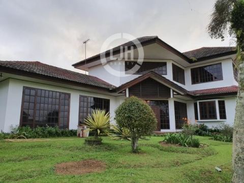 Dijual Villa Rose Garden Cipanas Cianjur