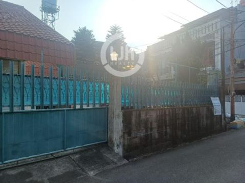Rumah Luas 3 kavling , Lokasi Strategis di Tomang - Jakarta Barat 