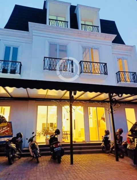 Ruko Strategis 3 Lantai di Jl. Bintaro Utama 3A Cocok Kantor & Showroom