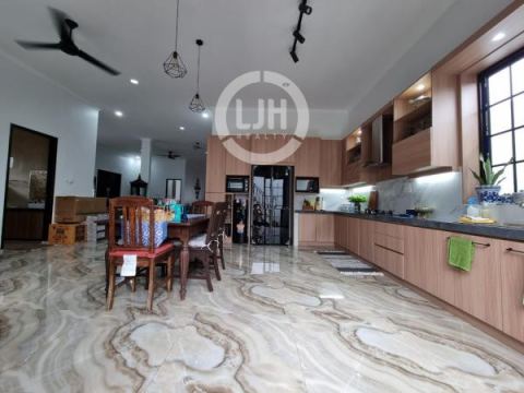 Rumah Sawangan Jalan Arco Raya, Luas 777M2, Kamar 4+1, SHM, bisa KPR, Kabupaten Bogor Jawa Barat