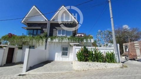 Lease! Brand New Villa, Furnished Includes 4 units AC and Water Heater, Close to Puja Mandala & ITDC Nusa Dua