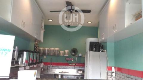 Kios di Apartemen Sunter Park View Sunter Jakarta Utara, Hadap Jalan Raya