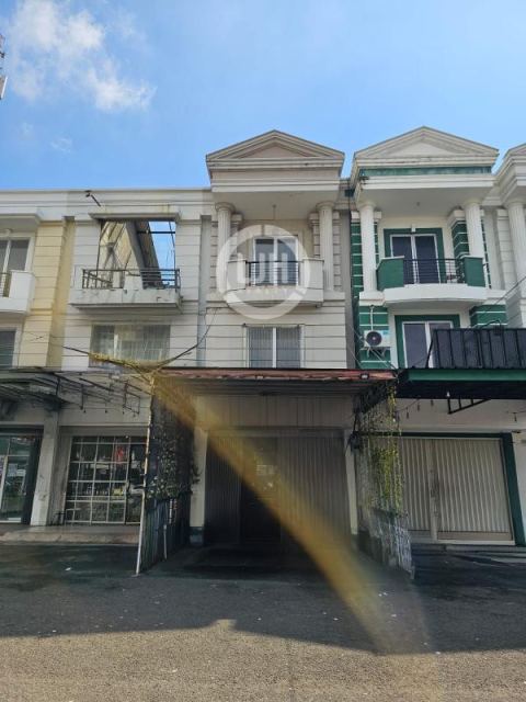 Ruko Disewakan di Boulevard Hijau Bekasi Jawa Barat Semi Furnished