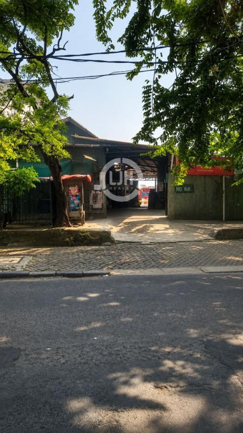 Dijual rumah tua hitung tanah Luas 868  m² di Jalan Arjuna - Jakarta Barat 