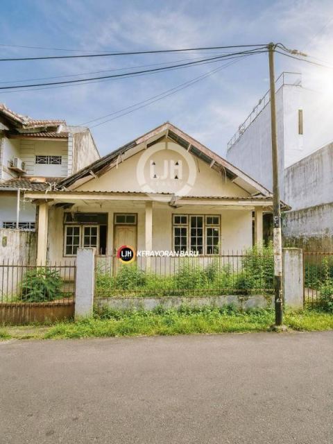 Dijual Rumah Tua Sudah Hitung Tanah di Prime nya Senopati, Jakarta Selatan