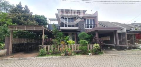 Rumah Hook Siap Huni di Cibubur Country, Cikeas, Bogor.