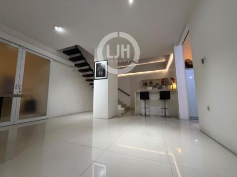 Rumah Strategis Siap Huni Di Jl. Camar, Bintaro