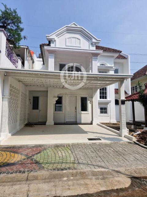 Rumah Cantik Siap Huni di Legenda Wisata Cibubur, Gn. Putri, Bogor.