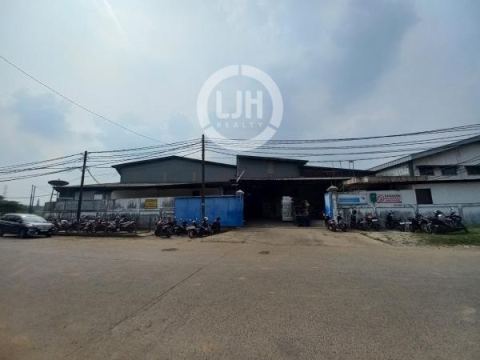 Pabrik masih beroperasi di lokasi yang strategis
