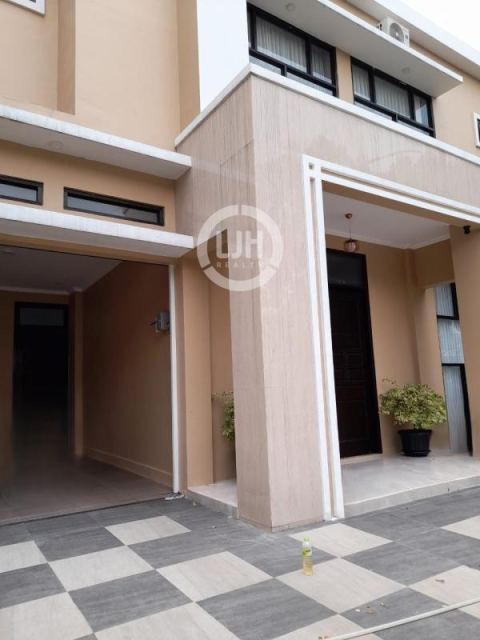 Rumah Boulevard di Cluster Favorit Citragran, Cibubur, Bekasi.