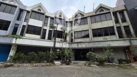 Ruko Gandeng 3 Lantai di Boulevard Barat, Kelapa Gading, Jakarta Utara